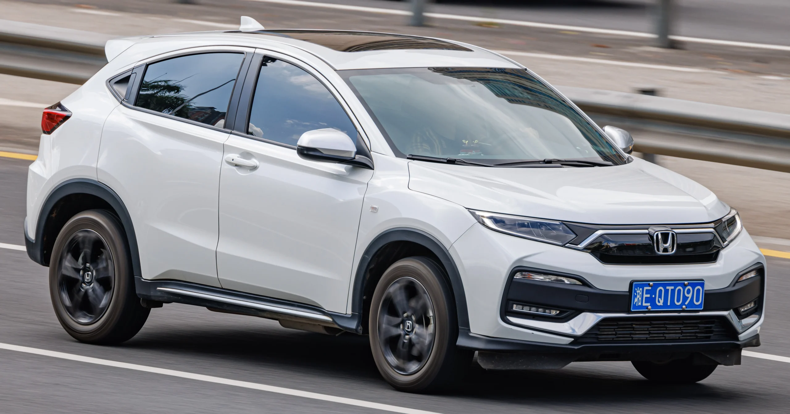 Honda Vezel 4