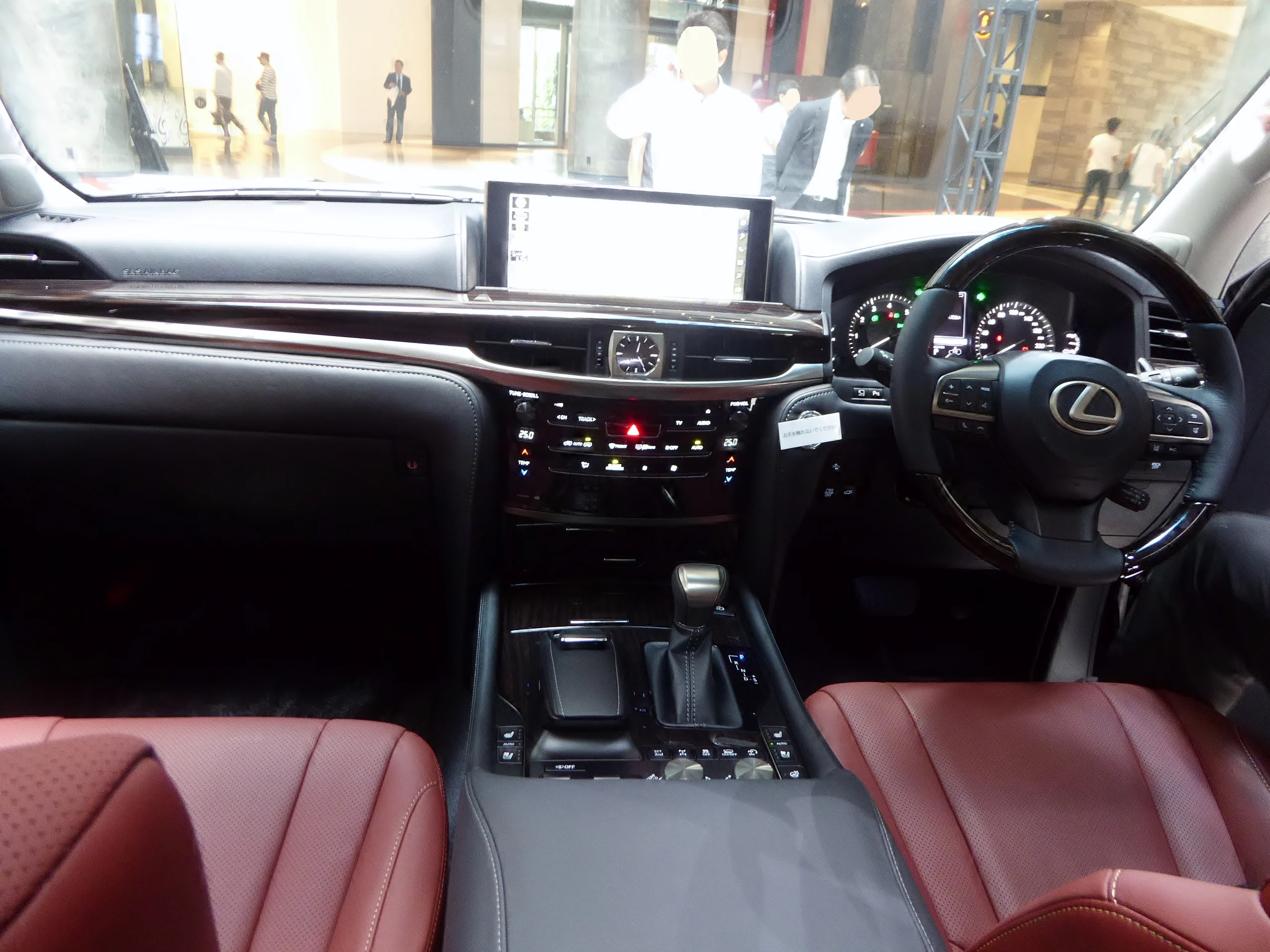 Lexus LX 600 3